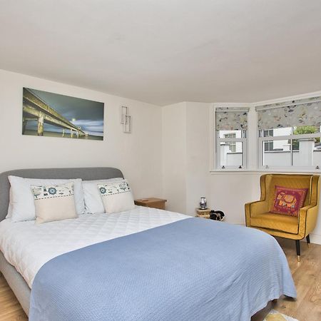 Spacious Seaside Escape In The Heart Of Deal, 4 Mins From The Beach Exterior foto