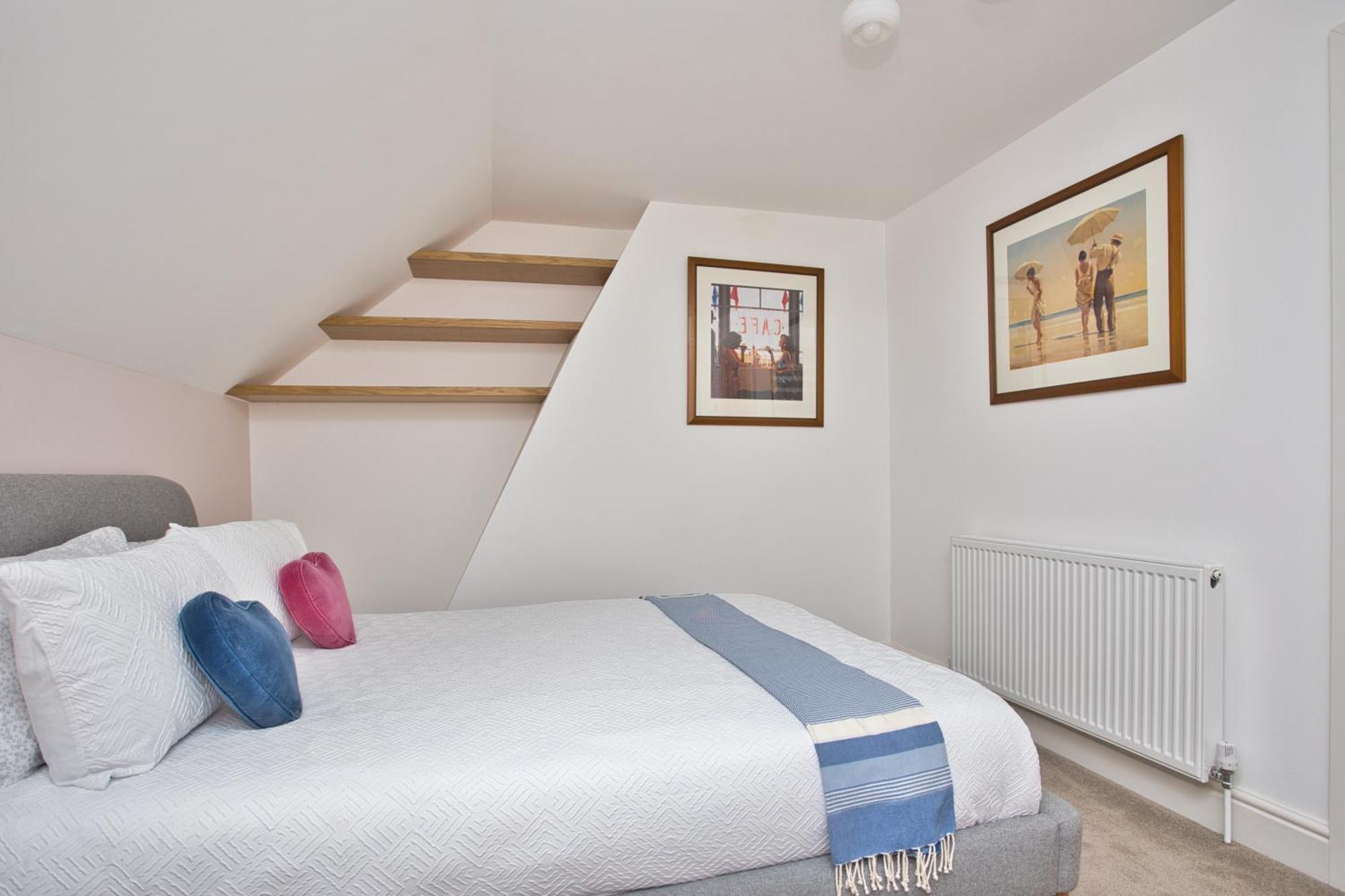 Spacious Seaside Escape In The Heart Of Deal, 4 Mins From The Beach Exterior foto